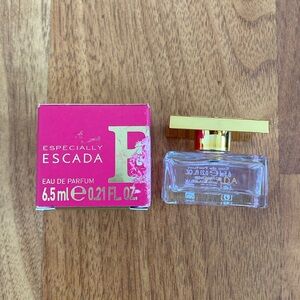 ❤️ Especially Escada Eau De Parfum 6.5 ml/.21 fl oz. New in Box
